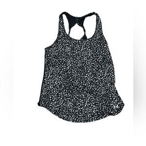 Nice Medium Under Armour Athletic Running Top No Tag
Good condition